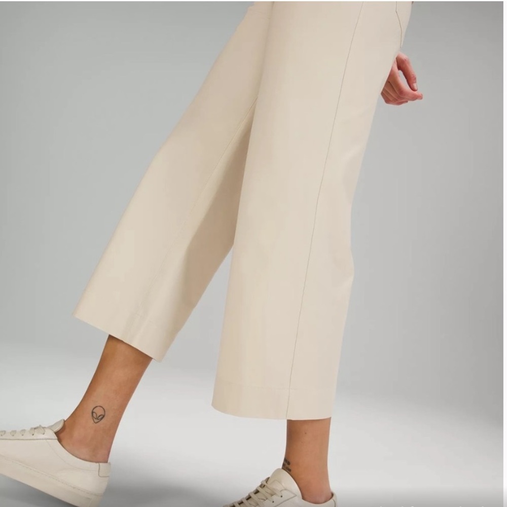 Lululemon City Sleek 5 Pocket Wide-Leg High Rise 7/8 Pant White Opal Sz 31 (10)